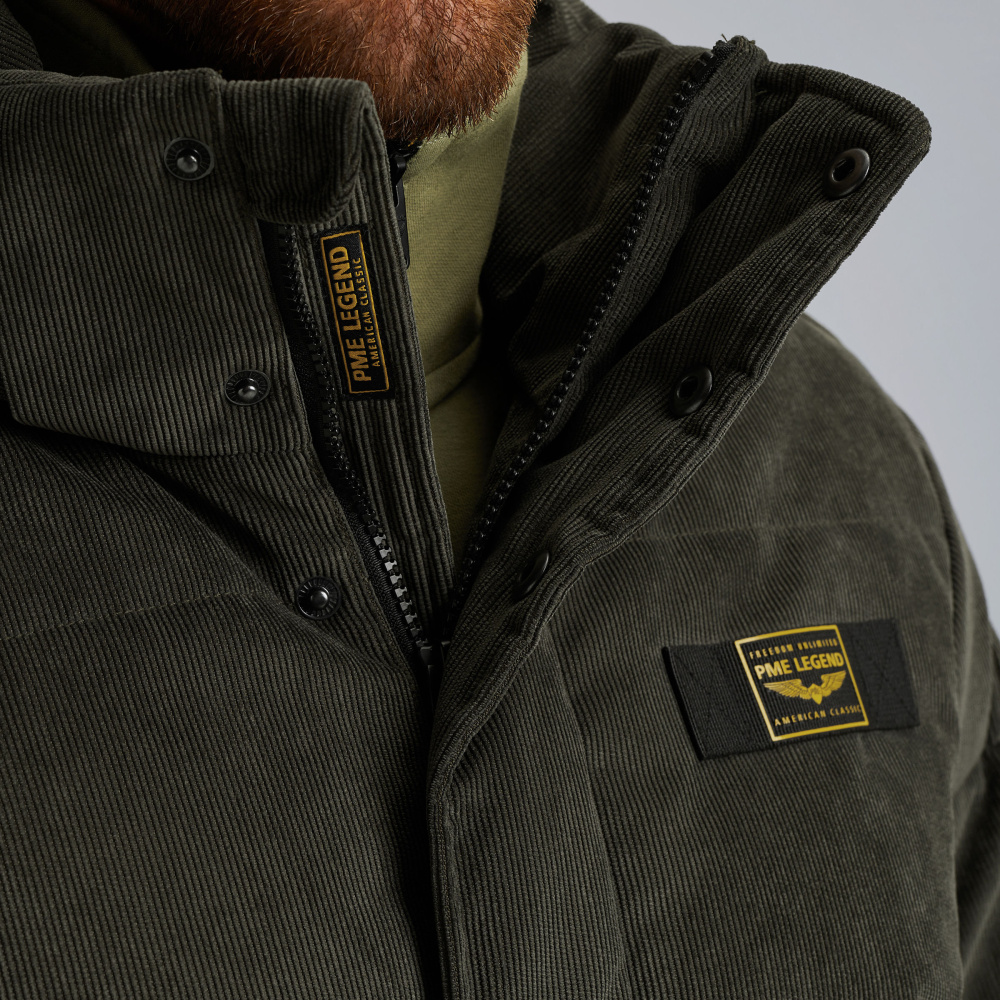 PJA2508104-8039_model_4