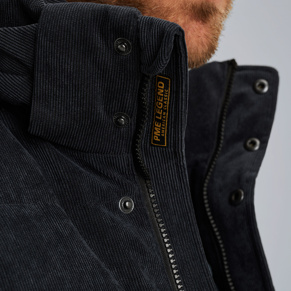 PJA2508104-5281_model_4