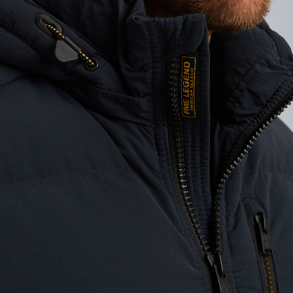 PJA2508117-5281_model_5